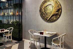 Centara West Bay Hotel & Residences Doha