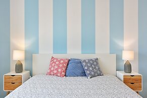 16 Maestro Apartment