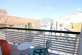 16 Maestro Apartment