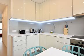 16 Maestro Apartment