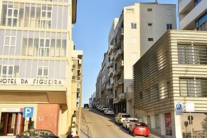 16 Maestro Apartment