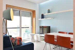 16 Maestro Apartment