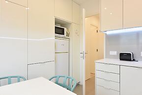 16 Maestro Apartment