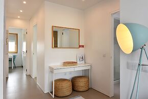 16 Maestro Apartment