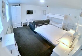 Empress Select Holiday Flats