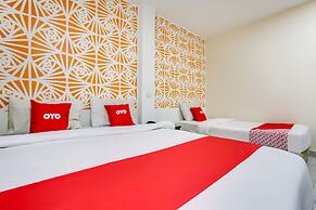 OYO 89571 Eco Palace Hotel