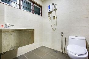 OYO 89571 Eco Palace Hotel