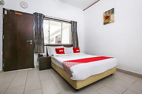 OYO 89571 Eco Palace Hotel