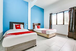 OYO 89571 Eco Palace Hotel