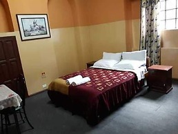 Hostal Castel WL