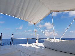 El Nido Ocean Suite Floating Hotel