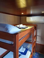 El Nido Ocean Suite Floating Hotel