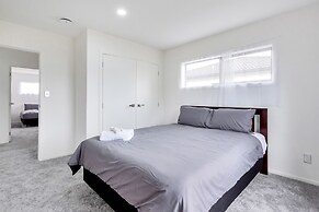 Superb Holiday Home near Airport