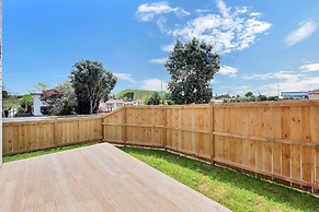 Superb Holiday Home near Airport