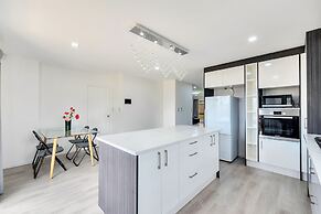 Superb Holiday Home near Airport