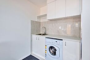 Superb Holiday Home near Airport