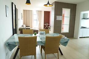 Roxy Hotel and Apartments