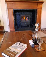 Lythgo's Row Colonial Cottages