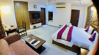 Kashish Residency & Banquet