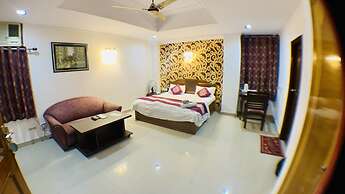 Kashish Residency & Banquet