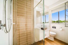 Coomera Houseboat Holidays