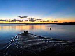 Coomera Houseboat Holidays