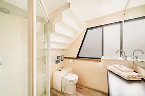 Coomera Houseboat Holidays