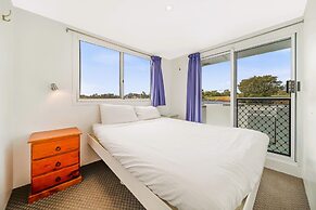 Coomera Houseboat Holidays