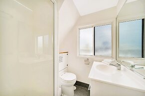 Coomera Houseboat Holidays