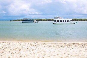 Coomera Houseboat Holidays