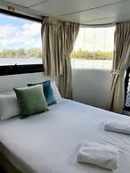 Coomera Houseboat Holidays