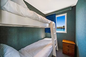 Coomera Houseboat Holidays