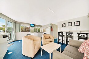 Coomera Houseboat Holidays