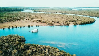 Coomera Houseboat Holidays