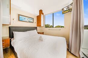 Coomera Houseboat Holidays