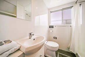 Coomera Houseboat Holidays