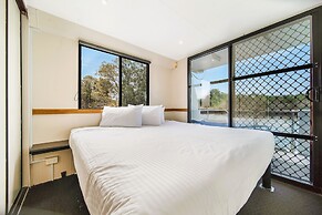 Coomera Houseboat Holidays