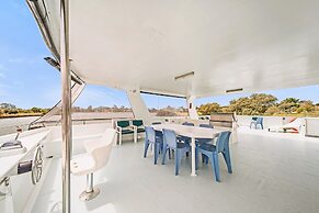 Coomera Houseboat Holidays