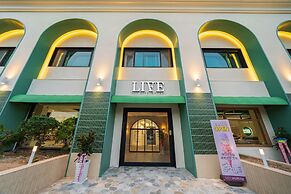Liv Life Hotel