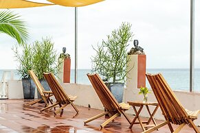 Coconut Palms Inn On The Beach