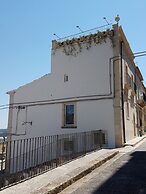 Reusuite Authentic Sicilian Hospitality