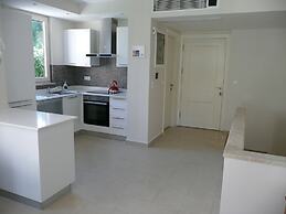 Aquamarine Apartments