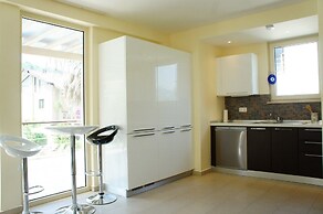 Aquamarine Apartments