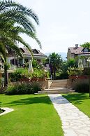 Aquamarine Apartments