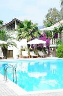 Aquamarine Apartments