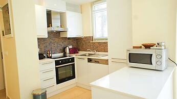 Aquamarine Apartments