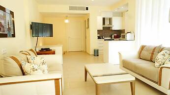 Aquamarine Apartments