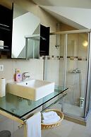 Aquamarine Apartments