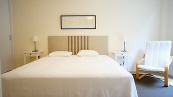 Aquamarine Apartments