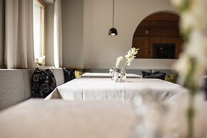 Stoa - Elegant & Romantic Guest House (Adults Only)